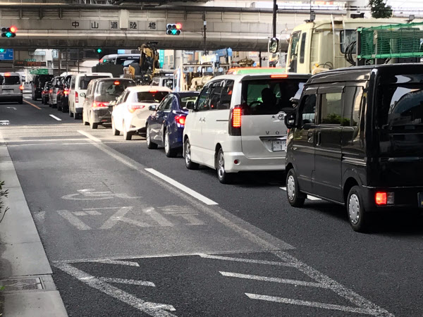 普段と違う首都高に困惑 交通規制ドキュメント 日本経済新聞