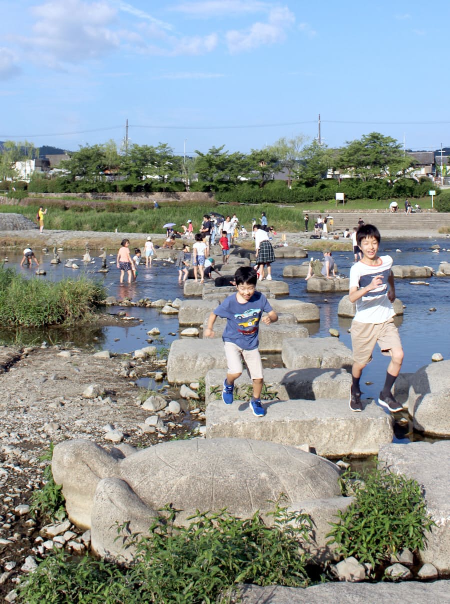 京都随一 水辺の行楽地 鴨川デルタ の記憶 日本経済新聞