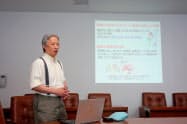 シスメックスなどと共同でメタボの危険性の簡易検査キットを開発した徳島大学病院糖尿病対策センターの船木センター長(25日、徳島市内)