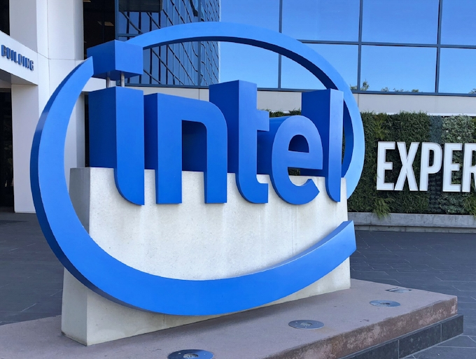 インテル スマホ半導体事業に終止符 アップルに売却 日本経済新聞