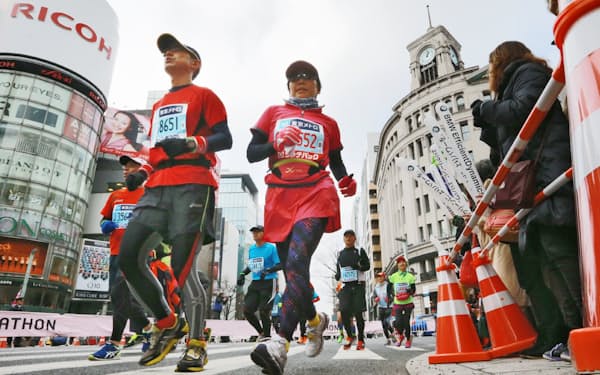 東京五輪のマラソンコースは都内の名所を駆け巡る（写真は2014年2月の東京マラソン）