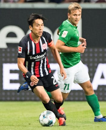 長谷部のフランクフルト3回戦へ サッカー欧州リーグ 写真 共同 日本経済新聞 長谷部のフランクフルト3回戦へ サッカー欧州リーグ 写真 共同 日本経済新聞