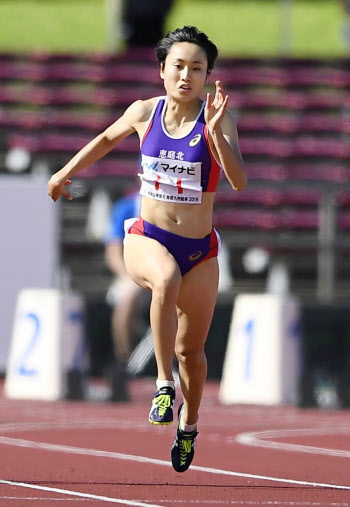 御家瀬が陸上女子100連覇 男子100は鵜沢が優勝 高校総体 日本経済新聞 御家瀬が陸上女子100連覇 男子100は鵜沢が優勝 高校総体 日本経済新聞