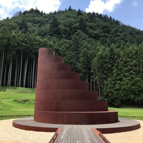 映えスポ 室生山上公園芸術の森 日本経済新聞 映えスポ 室生山上公園芸術の森 日本経済新聞