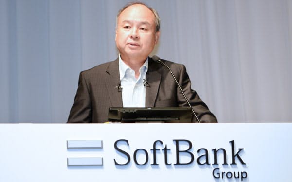 決算発表するソフトバンクグループの孫正義会長兼社長(7日、東京・丸の内)
