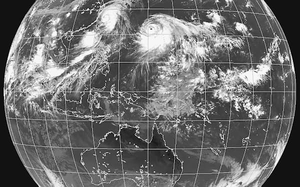台風10号（画面中央やや上）の雲域は東～南側に大きく広がっている（気象庁提供）