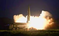 8月7日付の北朝鮮の労働新聞に掲載された「新型戦術誘導弾」の写真（コリアメディア提供・共同）