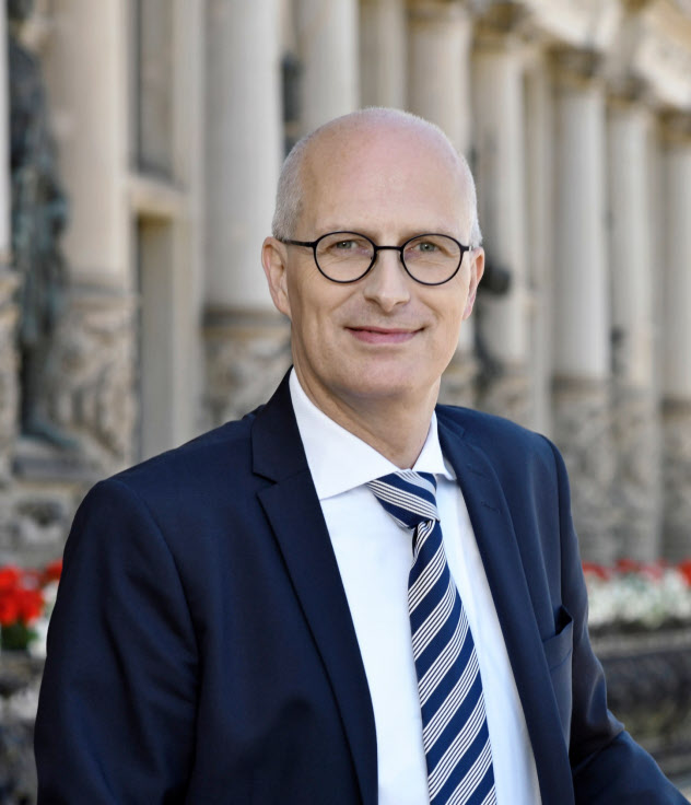 ペーター・チェンチャー独ハンブルク州首相(Senatskanzlei/ Ronald Sawatzki撮影) ペーター・チェンチャー独ハンブルク州首相(Senatskanzlei/ Ronald Sawatzki撮影)