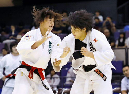 柔道女子78キロ級は黒田v 団体と2冠 高校総体 日本経済新聞 柔道女子78キロ級は黒田v 団体と2冠 高校総体 日本経済新聞