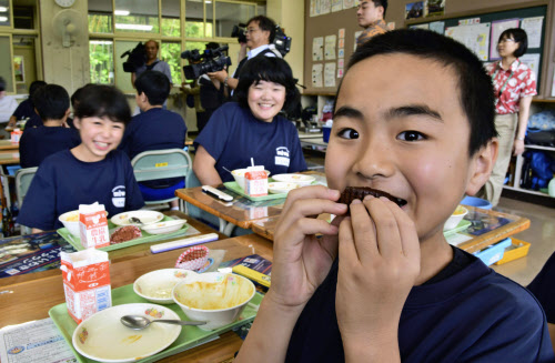 ダンスが縁でサモア応援 いわき市 ラグビーw杯 日本経済新聞