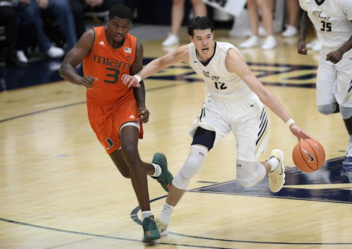 田臥勇太の17分 173cmが開いたnbaの扉 日本経済新聞 田臥勇太の17分 173cmが開いたnbaの扉 日本経済新聞