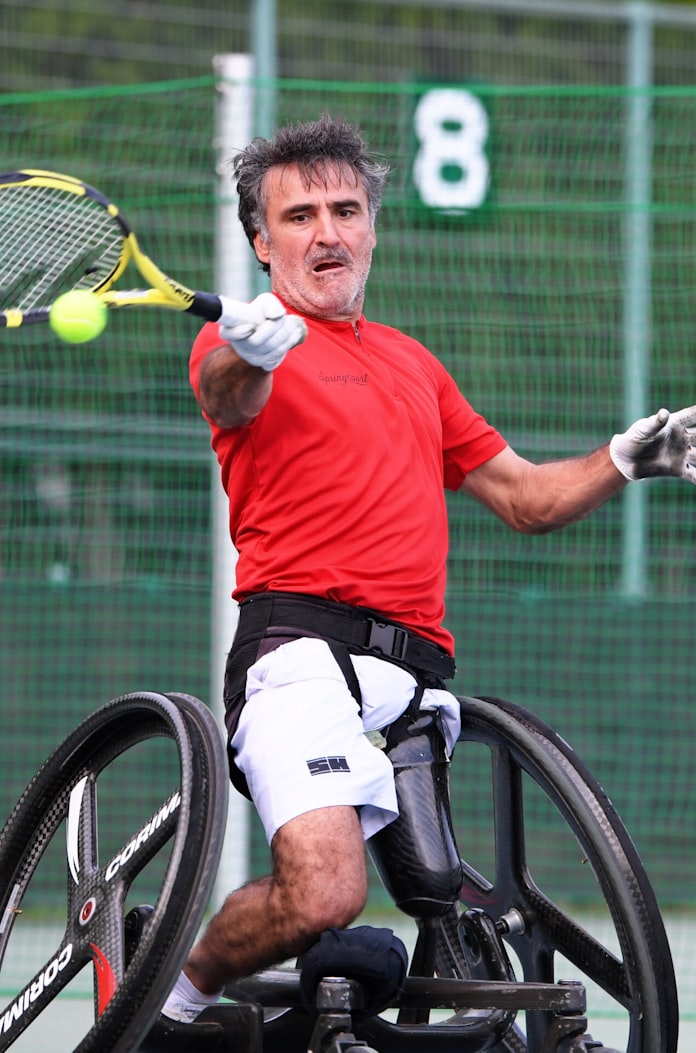 戦術 道具 革命起こす 車いすテニス ステファン ウデ 上 日本経済新聞 戦術 道具 革命起こす 車いすテニス ステファン ウデ 上 日本経済新聞