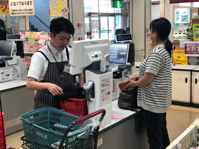 7月のバイト時給 三大都市圏平均で過去最高水準に 日本経済新聞