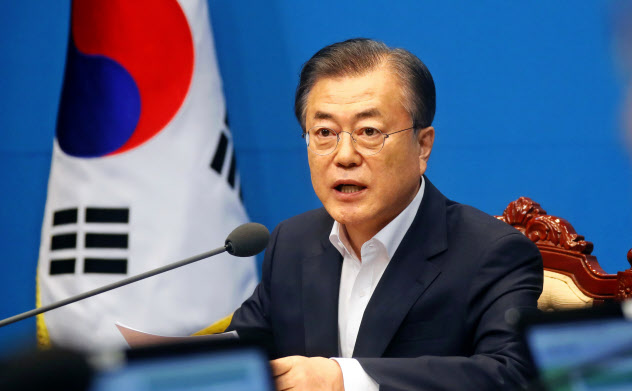 韓国政府は日本の輸出管理強化に反発し、福島第1原発事故への対応を厳しくする姿勢を打ち出している(文在寅大統領)=AP 韓国政府は日本の輸出管理強化に反発し、福島第1原発事故への対応を厳しくする姿勢を打ち出している(文在寅大統領)=AP