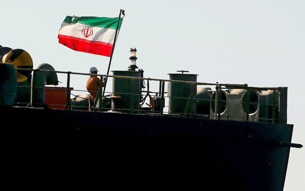 解放されたイランのタンカー（18日、ジブラルタル海峡）=ロイター