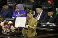 ジョコ大統領は国会演説でボルネオ(カリマンタン)島への移転を表明していた(16日)=AP ジョコ大統領は国会演説でボルネオ(カリマンタン)島への移転を表明していた(16日)=AP