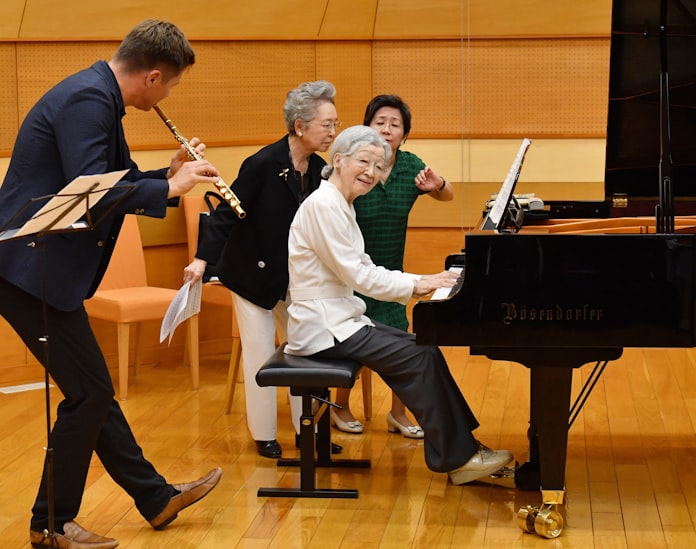 上皇后さまがピアノ演奏 群馬 草津で 日本経済新聞 上皇后さまがピアノ演奏 群馬 草津で 日本経済新聞