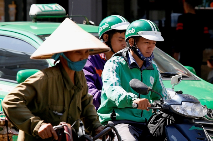 シンガポール配車大手グラブ ベトナムに5億ドル投資 日本経済新聞