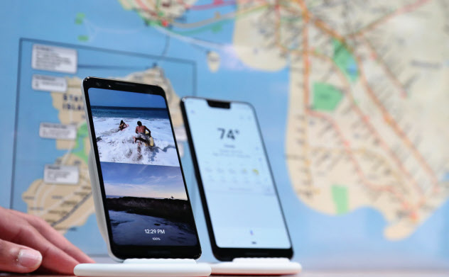 グーグルはハード戦略の要となるスマホ「ピクセル」の販売拡大を急ぐ=ロイター グーグルはハード戦略の要となるスマホ「ピクセル」の販売拡大を急ぐ=ロイター