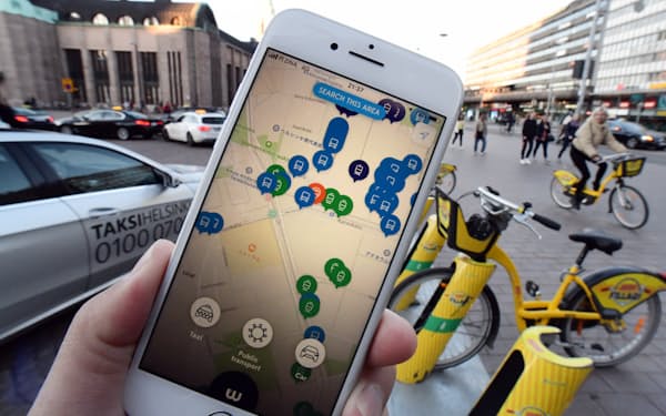 公共交通の乗り継ぎは定額制で乗り放題のMaaSアプリ「ウィム」（ヘルシンキ）=柏原敬樹撮影