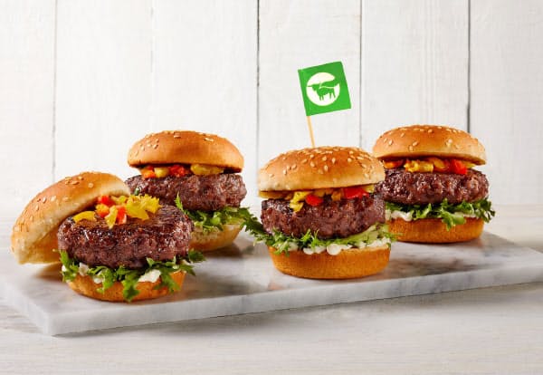 ビヨンド・ミートなどから植物肉を調達し、メニューに取り入れる外食チェーンが米国で急増している(写真はイメージ)