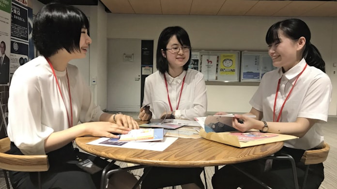 女子大生が見た霞が関 写真でみる永田町 日本経済新聞 女子大生が見た霞が関 写真でみる永田町 日本経済新聞