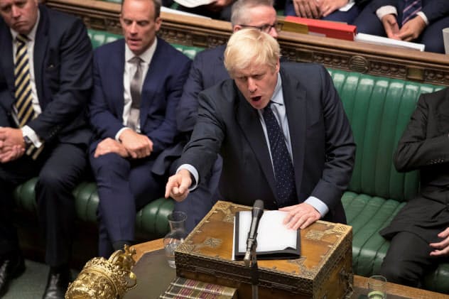 ジョンソン首相と野党の対立が先鋭化している(3日、英議会下院、ロイター) ジョンソン首相と野党の対立が先鋭化している(3日、英議会下院、ロイター)