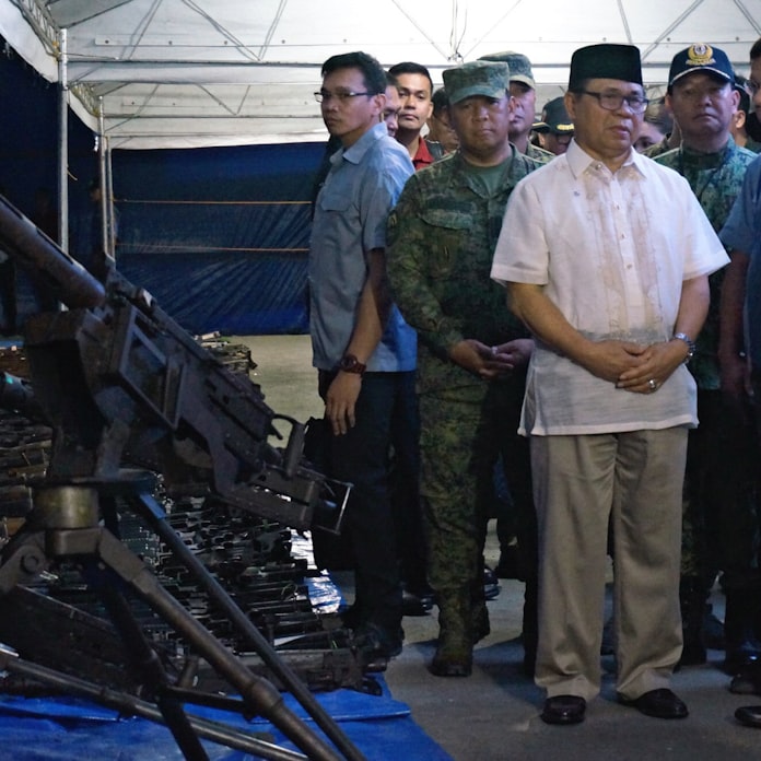 フィリピン ミンダナオ島の反政府勢力が武装解除に着手 日本経済新聞 フィリピン ミンダナオ島の反政府勢力が武装解除に着手 日本経済新聞