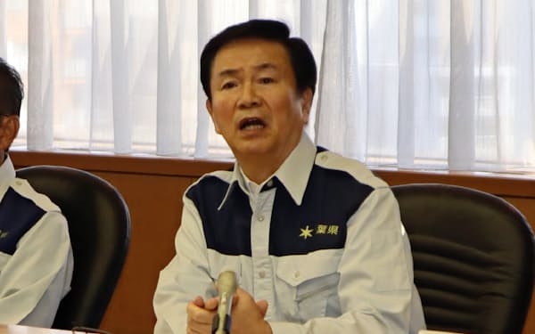 早急な被害復旧を指示する千葉県の森田健作知事（10日午前、千葉県庁）