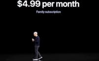 「アップルTV」は月4.99ドルでひとつのアカウントを家族で使うことができる（10日、クパチーノ）=ロイター