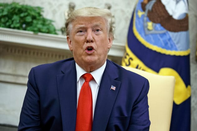 トランプ米大統領は北朝鮮に対する経済制裁の緩和に応じておらず、米政権はサイバー攻撃に厳しい姿勢を示した(11日、ワシントン)=AP トランプ米大統領は北朝鮮に対する経済制裁の緩和に応じておらず、米政権はサイバー攻撃に厳しい姿勢を示した(11日、ワシントン)=AP