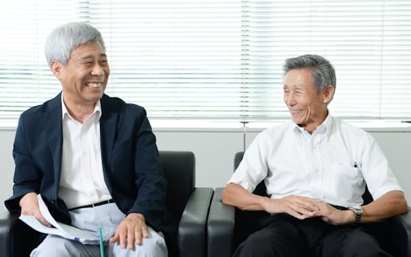 韓国トラストン年金フォーラムの姜敞熙（カン・チャンヒ）代表(左)とさわかみホールディングスの澤上篤人代表取締役