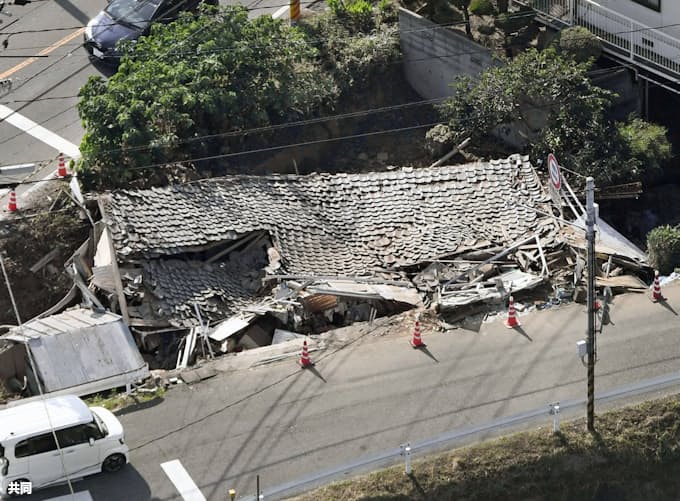 歳男性と女子中学生死亡 車で住宅に突っ込む 広島 日本経済新聞