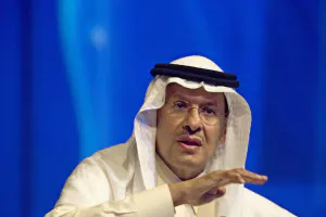 サウジアラビアのアブドルアジズ・エネルギー相は就任早々、石油施設への攻撃を受けた=AP