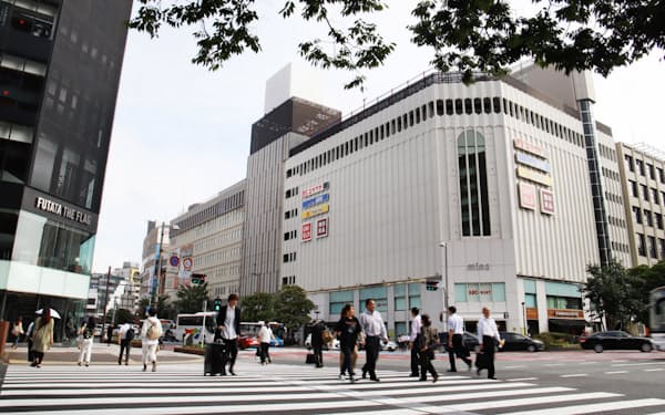 福岡県の商業地で上昇率がトップだった「ミーナ天神」と「ノース天神」（福岡市中央区）
