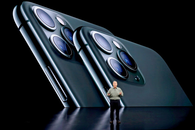 台湾IT業界では新型iPhoneへの期待が盛り上がっていない(10日、米カリフォルニア州)=ロイター 台湾IT業界では新型iPhoneへの期待が盛り上がっていない(10日、米カリフォルニア州)=ロイター