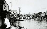 伊勢湾台風で被災した直後の名古屋市の様子（同市南区、1959年9月）=名古屋市南区役所提供