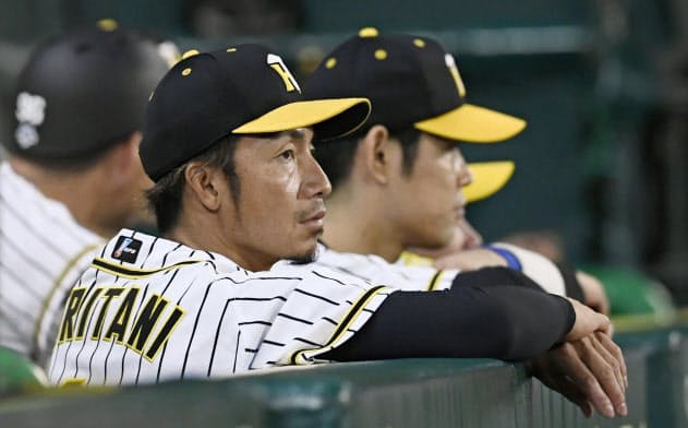 阪神・鳥谷は8月末、球団から来季の戦力構想に入っていないことを告げられた=共同 阪神・鳥谷は8月末、球団から来季の戦力構想に入っていないことを告げられた=共同