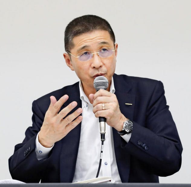 自身にも報酬問題が浮上し、辞任した日産自動車の西川広人前社長(9日、横浜市) 自身にも報酬問題が浮上し、辞任した日産自動車の西川広人前社長(9日、横浜市)