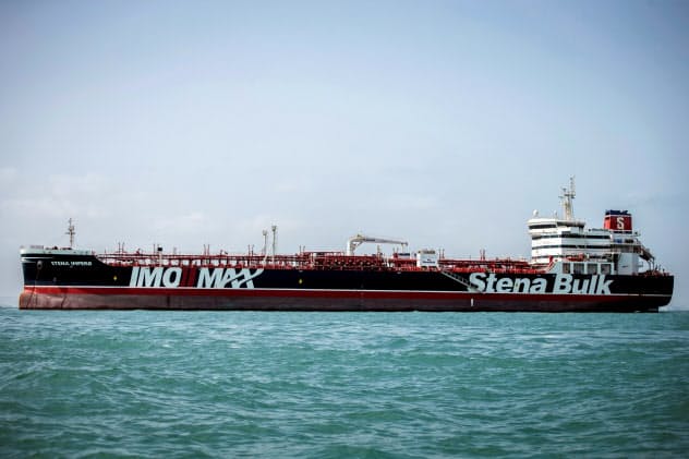 7月にイラン当局が拿捕した英船籍「ステナ・インペロ」=ロイター 7月にイラン当局が拿捕した英船籍「ステナ・インペロ」=ロイター