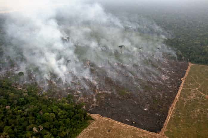 ブラジル大統領 アマゾン火災の対応遅れに反論 日本経済新聞