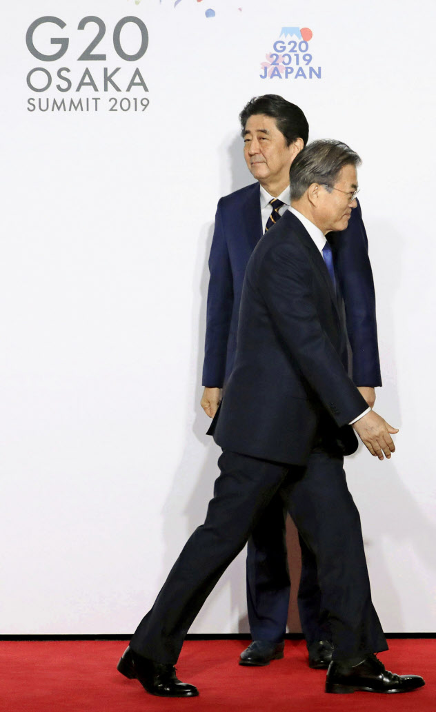G20大阪サミットでも日韓首脳は会談しなかった=6月28日、大阪市(聯合=共同) G20大阪サミットでも日韓首脳は会談しなかった=6月28日、大阪市(聯合=共同)