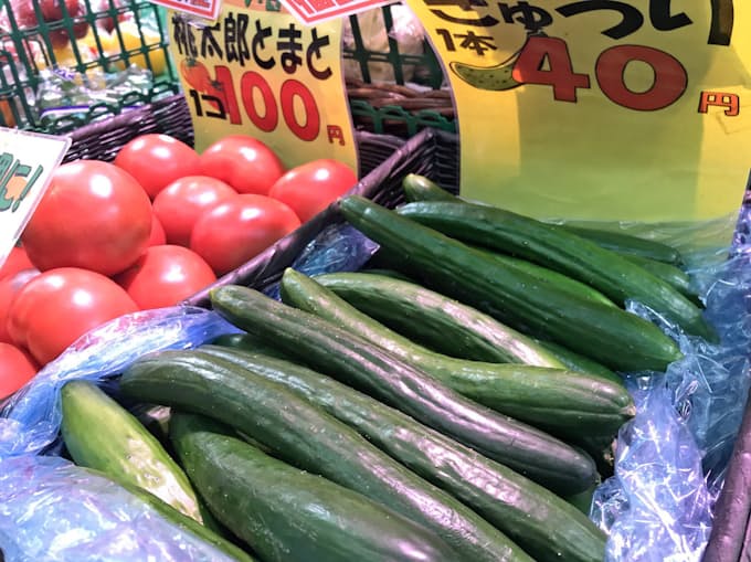 キュウリ8 値下がり 前週比小売価格 農水省調べ 日本経済新聞
