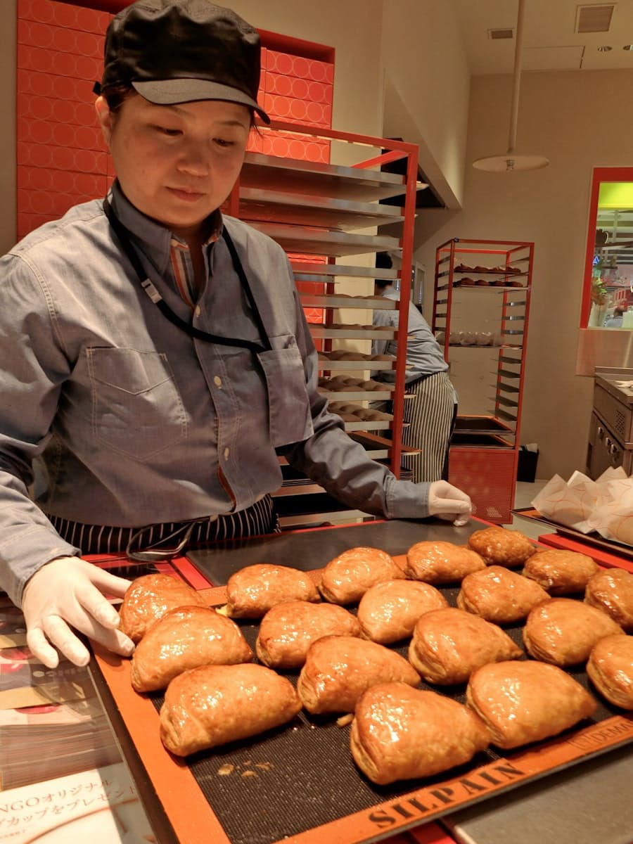 広島駅 エキエ が全面開業 総菜やスイーツ 日本経済新聞