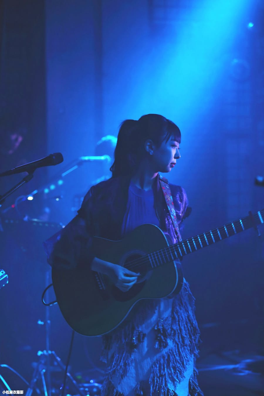 竹内アンナ 発音 感性まるで洋楽 音楽評 日本経済新聞