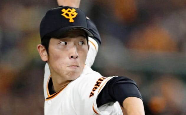 19歳の戸郷は9月27日の本拠地最終戦でプロ初勝利を挙げた=共同 19歳の戸郷は9月27日の本拠地最終戦でプロ初勝利を挙げた=共同