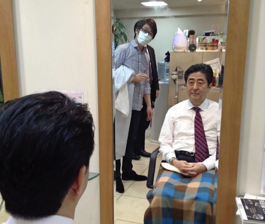 首相が通う美容室 写真でみる永田町 日本経済新聞