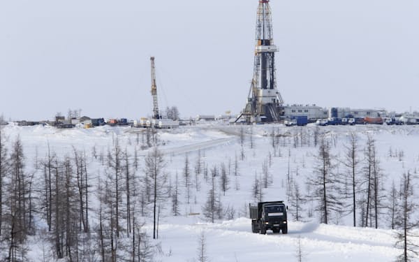 ロシアの資源開発プロジェクトへの参画には民間企業も関心を示す（ロシア北部のスズンスコエ油田）=ロイター