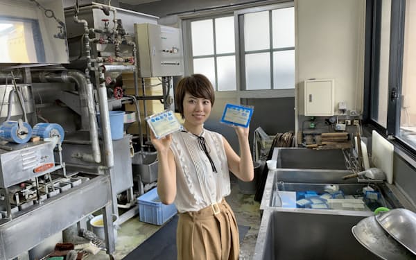 日本マイクロソフトの佐藤沙里那さんは、週休3日を活用して実家の豆腐店のネット販売サイトを立ち上げた（千葉県船橋市）
