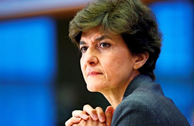 欧州議会は仏出身のグラール氏の欧州委員就任を承認しないと決めた(10日、ブリュッセル)=ロイター 欧州議会は仏出身のグラール氏の欧州委員就任を承認しないと決めた(10日、ブリュッセル)=ロイター
